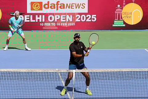 Niki Poonacha/John Lock