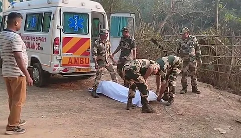 Bangladeshi smuggler's body