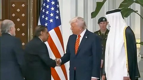 Mukesh Ambani meets
