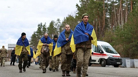 Russia and Ukraine conduct prisoner swap