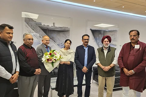 Kanimozhi-led delegation