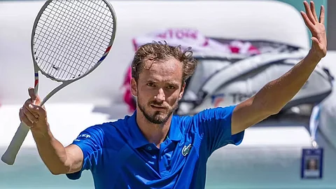 Halle Open: Daniil Medvedev dispatches Zverev to reach final