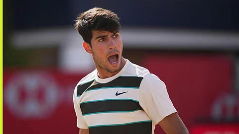 Carlos Alcaraz claims 250th win, surges into Queen’s Club final