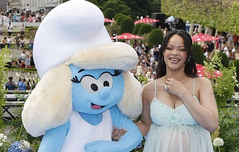 “The Smurfs”: Rihanna turns heads at the premiere