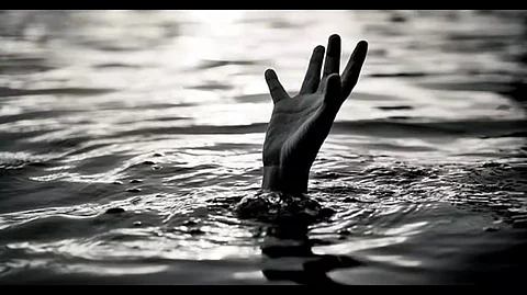 drowns