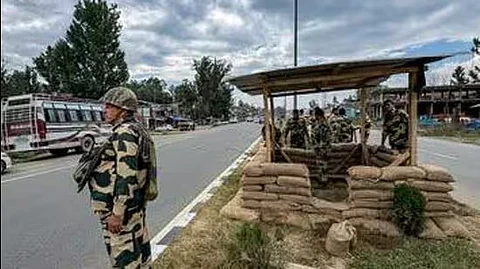 Shortage of more than 1 Lakh Paramilitary Personnel, with the CRPF Highest: Govt Data