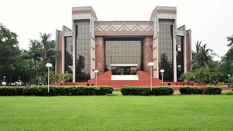 IIM Calcutta Allows Rape Accused Student on Bail to Attend Classes