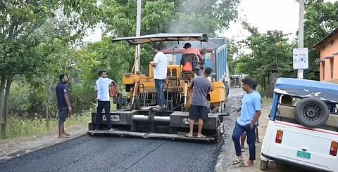Successful construction of a Plastic-Bitumen road in Barpeta, Assam CM shares video to promote the eco-friendly move
