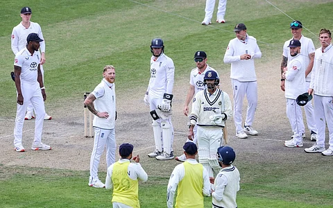 handshake controversy