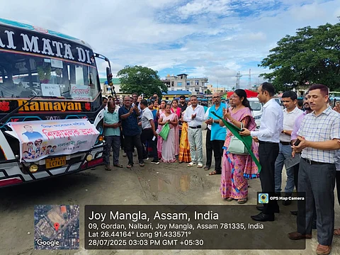 Assam: Nalbari DC Flags Off Educational Tour Under Mission Arohan