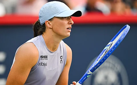Canadian Open: Swiatek stunned by Tauson ; Osaka roars into quarters