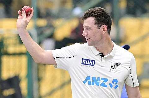 Henry five-wicket haul helps New Zealand take 49-run lead over Zimbabwe