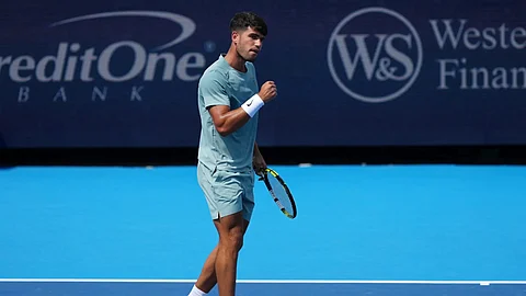Cincinnati Open: Alcaraz battles as Shelton, Zverev race into third round