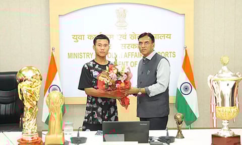 Mansukh felicitates