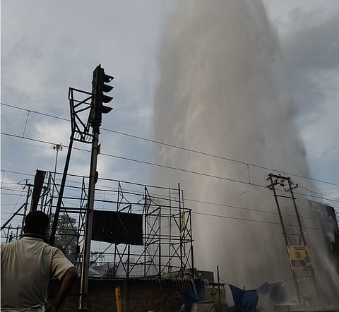 Water pipe bursts