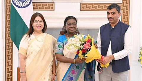 CABI chairman Kivadasannavar meets President of India ahead of Women’s T20 WC