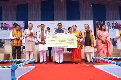 Image of Assam Chief Minister Himanta Biswa Sarma while distributing the seed fund under MMUA in Morigaon