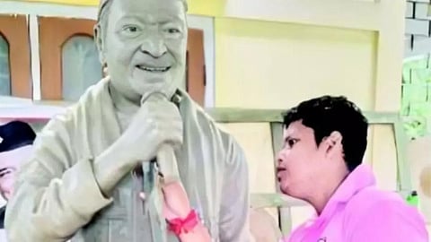Image of the Young Artist from Nalbari Creates Statue of Dr Bhupen Hazarika to Mark Birth Centenary