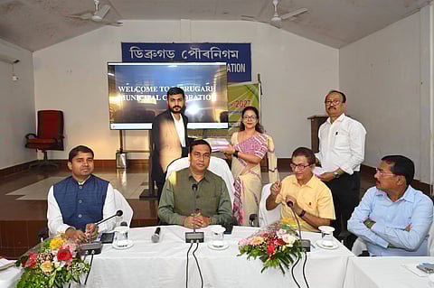 Image of Cabinet Minister Jayanta Malla Baruah while handing over the AMRUT 1.0 project to Dibrugarh Municipal Corporation