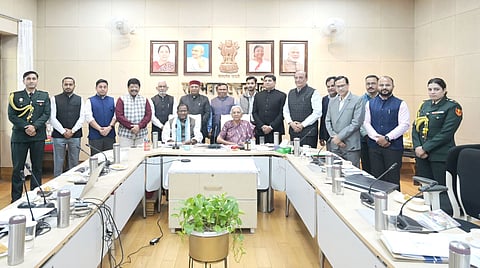 Image of the meeting held at Raj Bhavan in Lucknow where Governor Lakshman Prasad Acharya met Uttar Pradesh Governor Anandiben Patel to discuss on strengthening inter-state cooperation