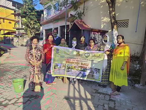 Image of the people who took part in the Swachh Gali initiative
