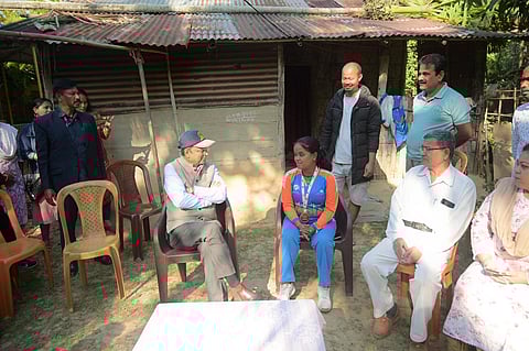 Nagaon District Commissioner Devashish Sharma, IAS, visited the home of Simu Das today to congratulate her for being part of India’s winning team at the 2025 Women’s Blind T20 Cricket World Cup