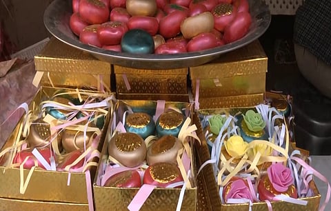 Holi fever grips Jaipur markets as artisans bring tradition alive with ‘Rajwadi Gulal Gota’