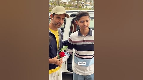 Hrithik Roshan clicks selfies with fans at Jolly Grant Airport, keeps it stylish in casual travel look