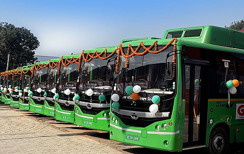 New Rule: Green Bus Driver to display their driving licences in the front windscreen