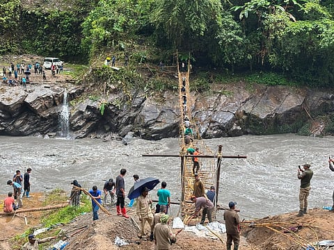 Temporary bridge restores