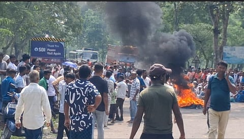 Thousand protesters