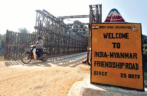 नगा संगठनों ने भारत-म्यांमार सीमा पर बाड़ लगाने के खिलाफ 'व्यापार प्रतिबंध' लागू किया