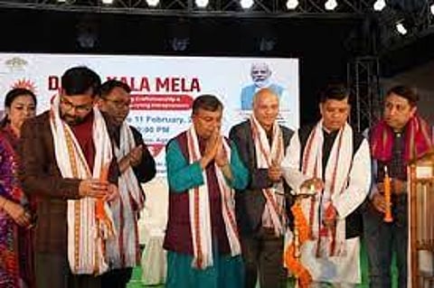 त्रिपुरा समाचार:
अगरतला के चिल्ड्रेन पार्क में दिव्य कला मेले का उद्घाटन