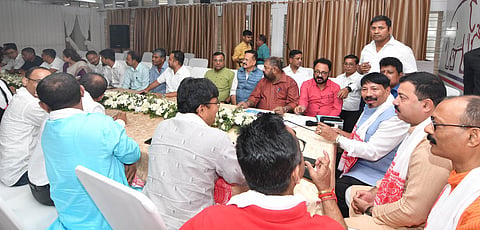गठबंधन सहयोगी बीजेपी, एजीपी, यूपीपीएल ने गुवाहाटी में बैठक की