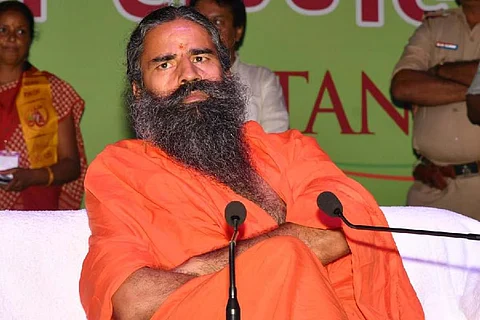 पतंजलि के भ्रामक विज्ञापन: बाबा रामदेव ने सुप्रीम कोर्ट से मांगी माफी