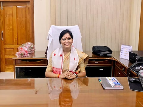 'महिलाओं को लोकतंत्र को मजबूत करने के लिए नेतृत्व करना चाहिए': नलबारी जिला आयुक्त बर्नाली डेका