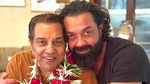 बॉबी देओल ने अपने 'पापा' धर्मेंद्र के बारे में कहा: कोई भी उतना रोमांटिक नहीं है