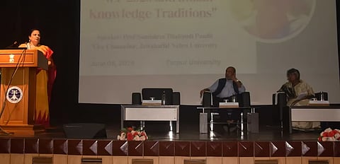 तेजपुर विश्वविद्यालय ने एनईपी 2020 और भारतीय ज्ञान परंपराओं पर जेएनयू वीसी प्रोफेसर शांतिश्री धूलिपुड़ी पंडित द्वारा ज्ञानवर्धक व्याख्यान की मेजबानी की