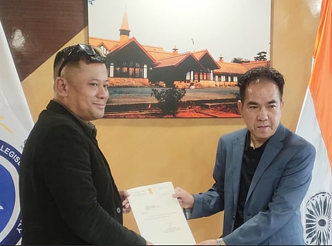 मेघालय समाचार:
मेघालय: कांग्रेस सांसद सालेंग संगमा ने विधायक पद से इस्तीफा दिया