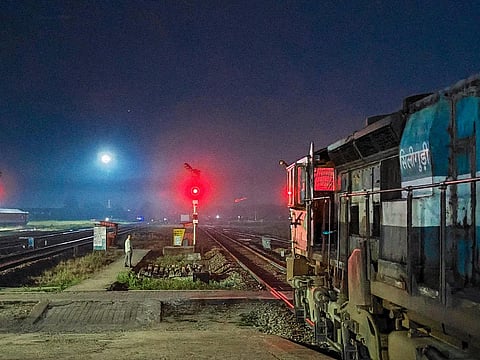 डिब्रूगढ़ में कामरूप एक्सप्रेस का इंजन अलग होने से यात्री बाल-बाल बचे