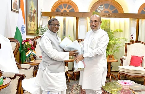 मणिपुर: मुख्यमंत्री एन. बीरेन सिंह ने राजभवन में राज्यपाल लक्ष्मण प्रसाद आचार्य से मुलाकात की