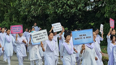 अरुणाचल प्रदेश: 450 वयस्क शिक्षार्थियों द्वारा एफएलएनएटी उत्तीर्ण करने पर अंतर्राष्ट्रीय साक्षरता दिवस मनाया गया