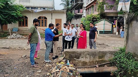 गुवाहाटी: जीएमसी आयुक्त ने स्वच्छता अभियान की समीक्षा की, जन भागीदारी पर जोर दिया