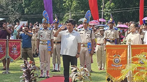 असम: सीआरपीएफ जवान प्राणेश्वर राभा का राजकीय सम्मान के साथ अंतिम संस्कार किया गया