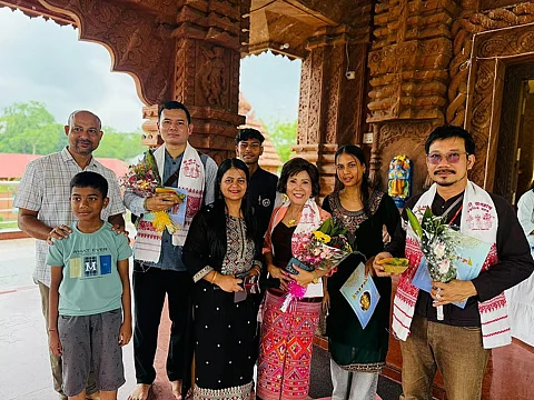 असम: विशेष थाई प्रतिनिधिमंडल ने डिब्रूगढ़ में श्री श्री जगन्नाथ मंदिर का दौरा किया