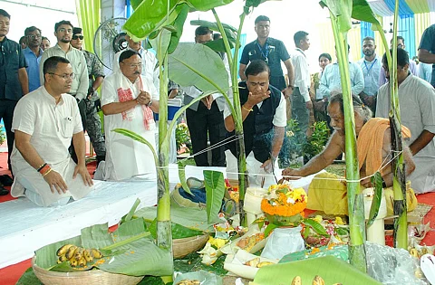 असम के मुख्यमंत्री ने पूरबी डेयरी संयंत्र के विस्तार के लिए भूमि पूजन किया