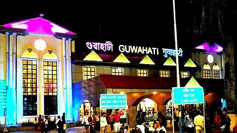 स्वतंत्रता दिवस तक गुवाहाटी रेलवे स्टेशन पूरी तरह से प्लास्टिक-रीसाइक्लेबल केंद्र बन जाएगा