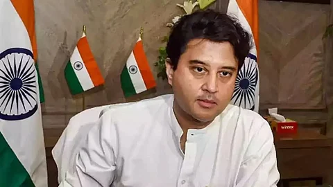धोखाधड़ी रोकने के लिए 1.36 करोड़ से अधिक मोबाइल नंबर बंद किए गए: सिंधिया