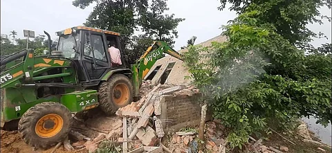 असम ने गोलाघाट में 1,000 बीघा वन भूमि वापस ली; 350 से अधिक परिवार बेदखल