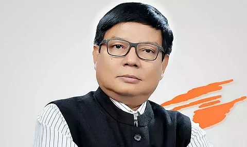 गुवाहाटी: देबब्रत सैकिया ने एचसी से एएफआरबीएम उल्लंघन का स्वत: संज्ञान लेने का आग्रह किया